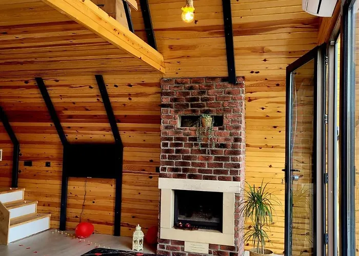 Ada Karye Σαλέ *